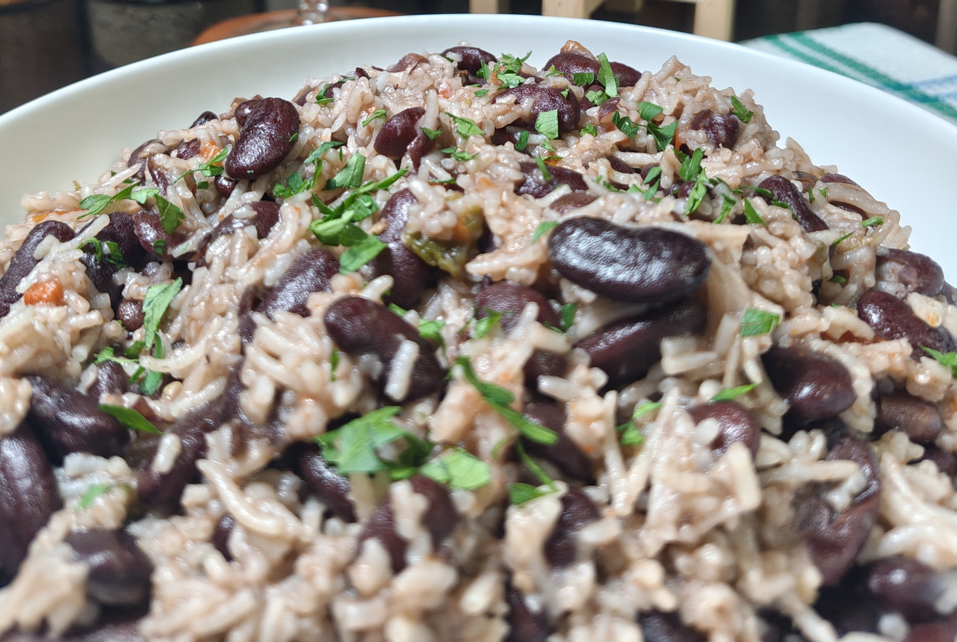 Easy kidney beans and rice with bell peppers and fresh parsley