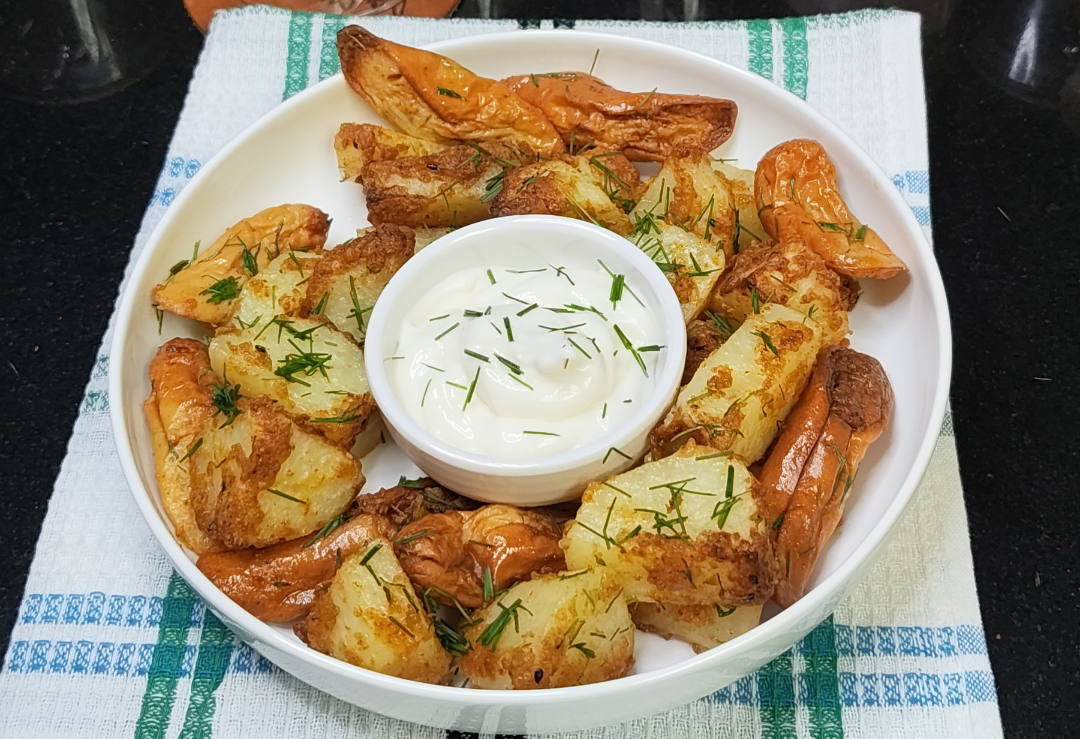 Air Fryer Crispy Potatoes and Chicken Sausages