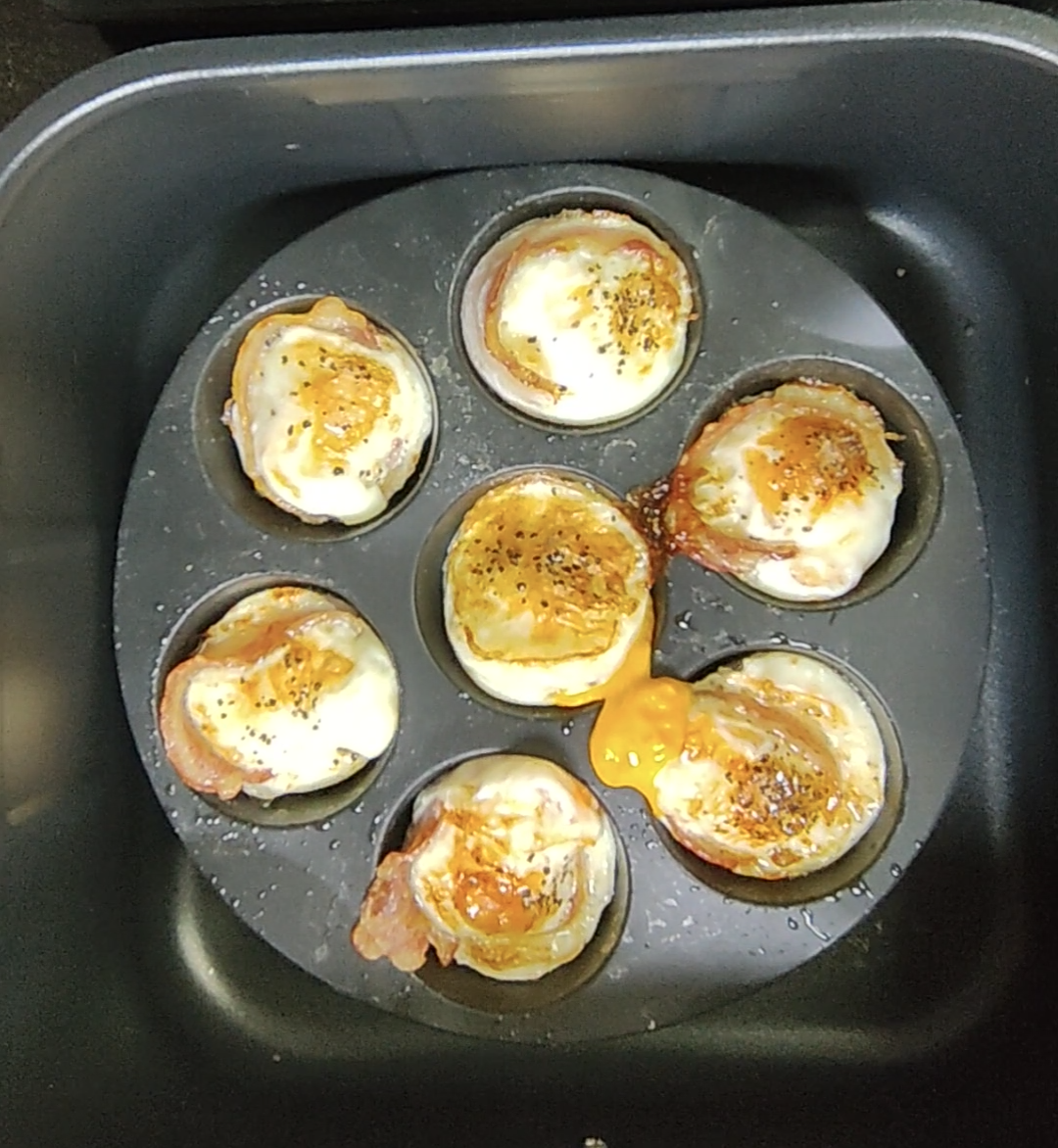 Eggs cooked in a mould inside an air fryer